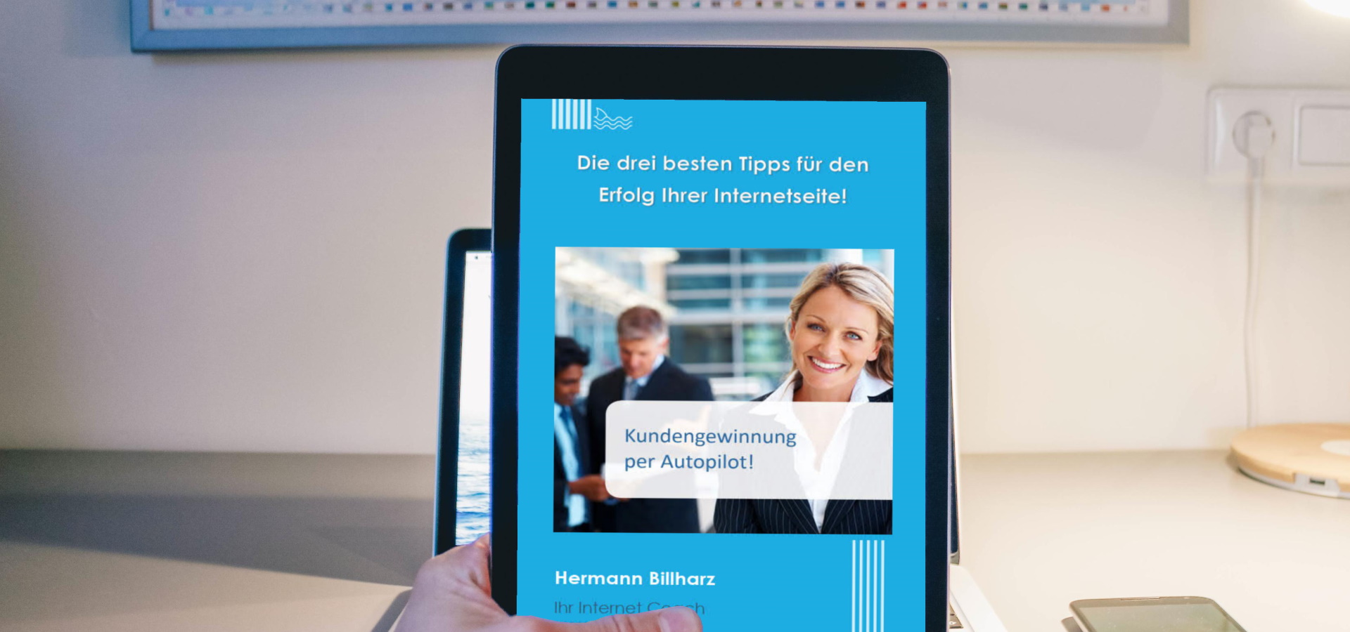 mockuper-ipad-weltkarte-mit-buch-1920.26.605db01b5867f